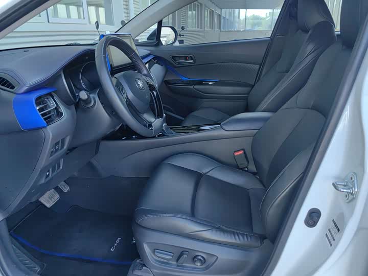 Toyota C-HR 2022 2022款 2.0L 领先版