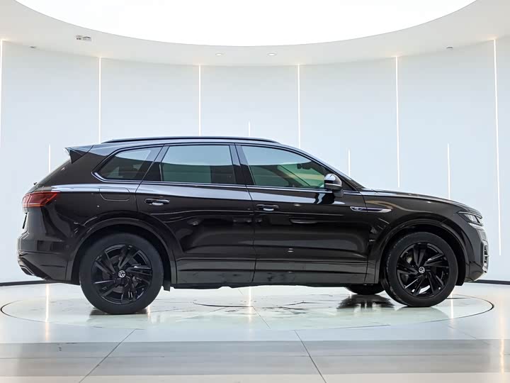 Volkswagen Touareg 2022 2022款 3.0TSI 锐享版 曜黑运动套装