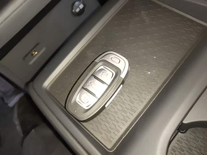 Hongqi E-QM5 2025 2025款 500km 出行版