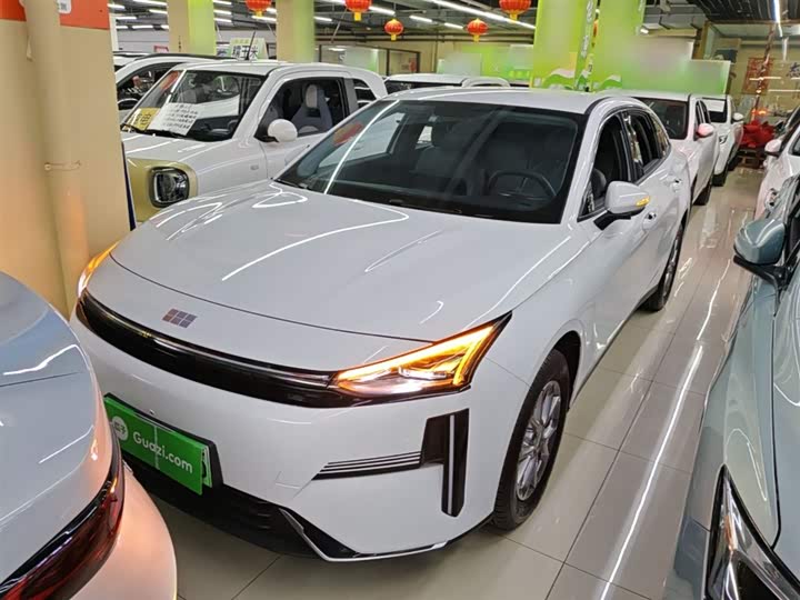 Geely Galaxy L6 2025 2025款 EM-i 60km 启航版