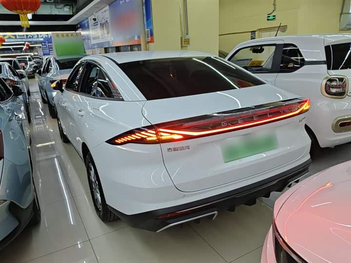 Geely Galaxy L6 2025 2025款 EM-i 60km 启航版