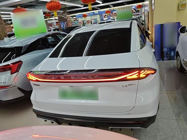 Geely Galaxy L6 2025 2025款 EM-i 60km 启航版