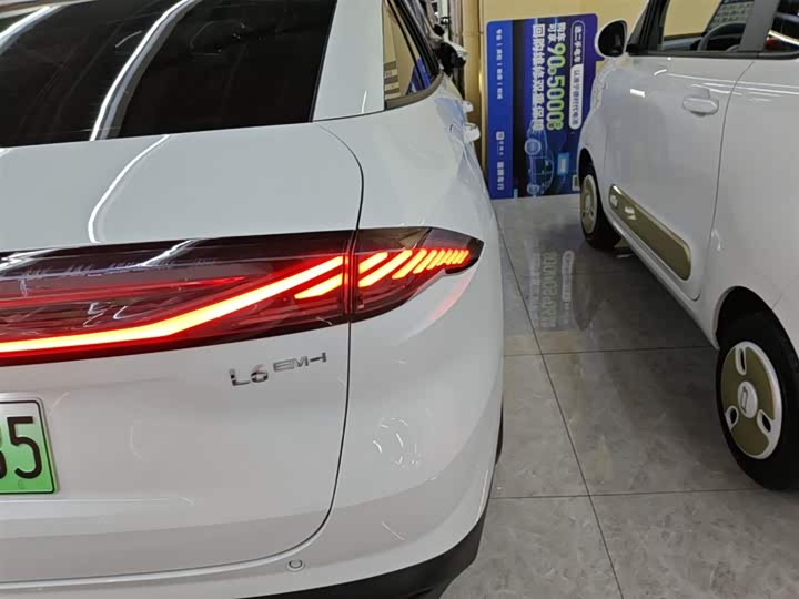 Geely Galaxy L6 2025 2025款 EM-i 60km 启航版