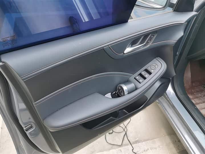 Фото 7 - Roewe i5