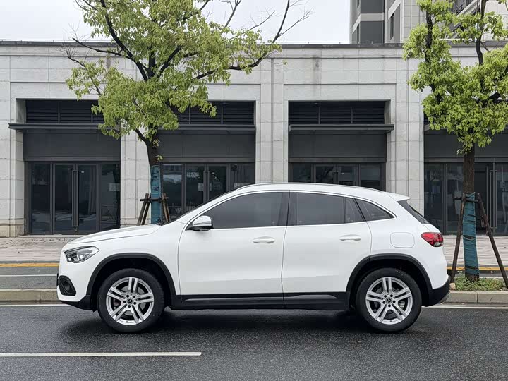 Zdjęcie 4 - Mercedes-Benz GLA-Class