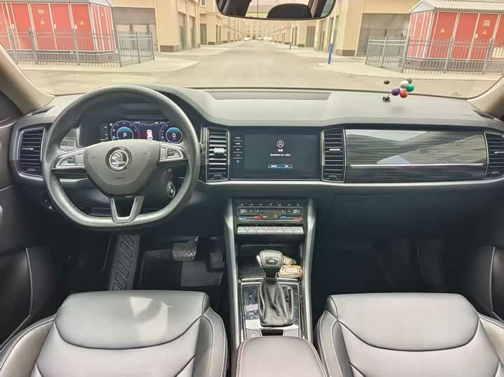Skoda Kodiaq 2022 2022款 TSI330 5座两驱奢享版