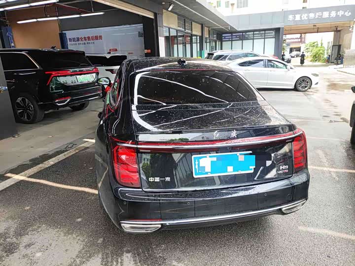 2025 Hongqi H9