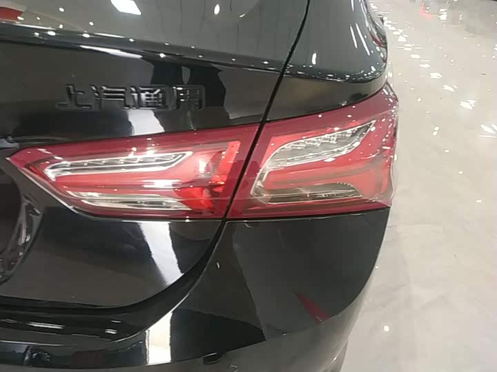 Фото 8 - Chevrolet Malibu XL