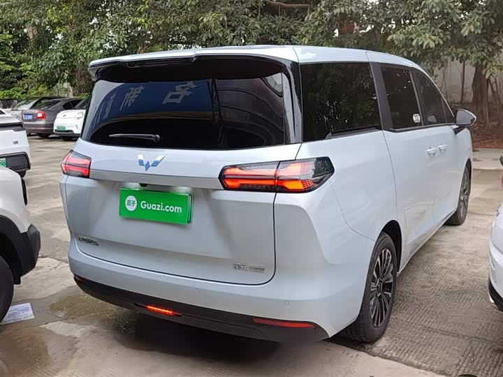 Wuling Starlight 730 Hybrid/EV 2025 2025款 纯电 500km 豪华型