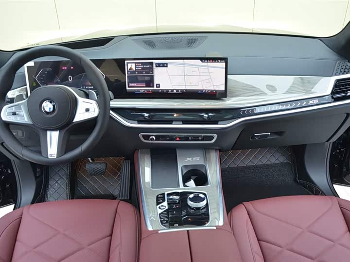 BMW X5 2026 2026款 改款 xDrive 40Li M运动曜夜套装