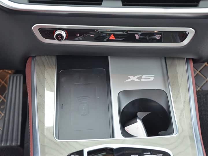 BMW X5 2026 2026款 改款 xDrive 40Li M运动曜夜套装