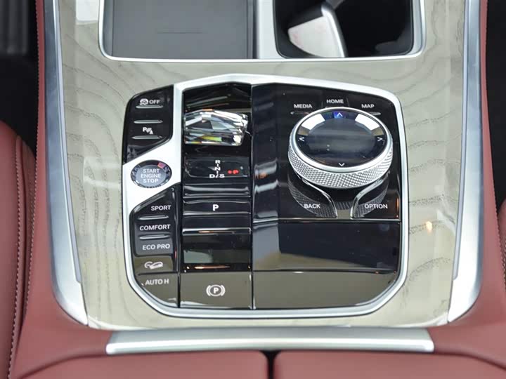 BMW X5 2026 2026款 改款 xDrive 40Li M运动曜夜套装