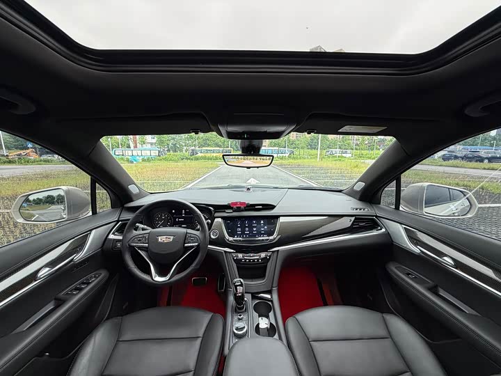 Photo 6 - Cadillac XT6