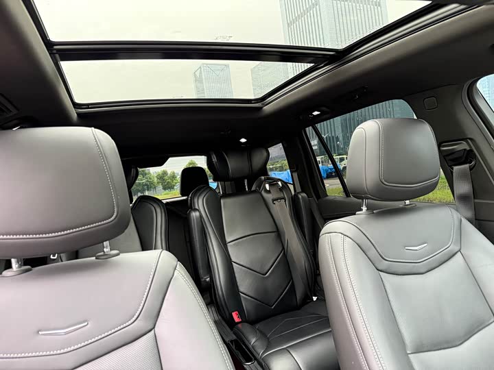 Photo 9 - Cadillac XT6