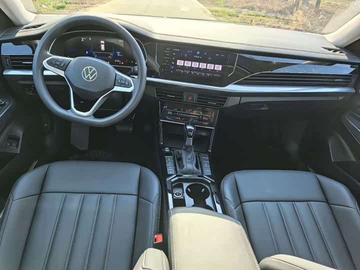 Volkswagen Passat Hybrid 2025 2025款 430PHEV 混动商务版