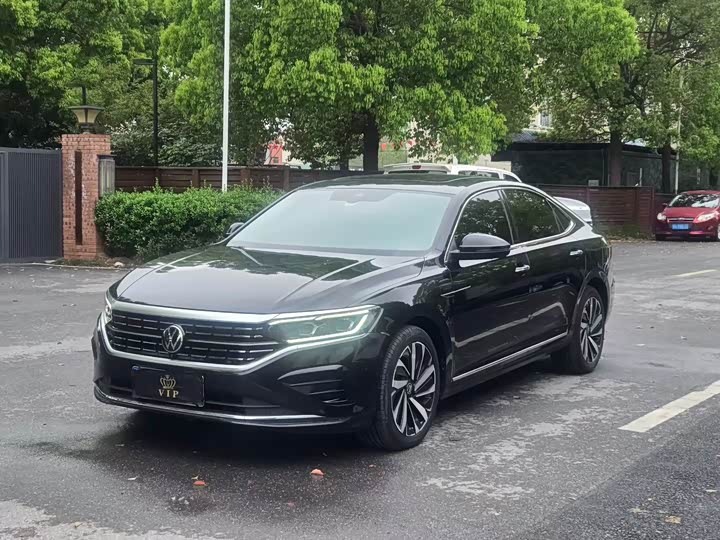 Фото 1 - Volkswagen Passat