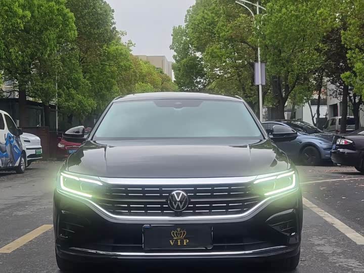 Фото 2 - Volkswagen Passat