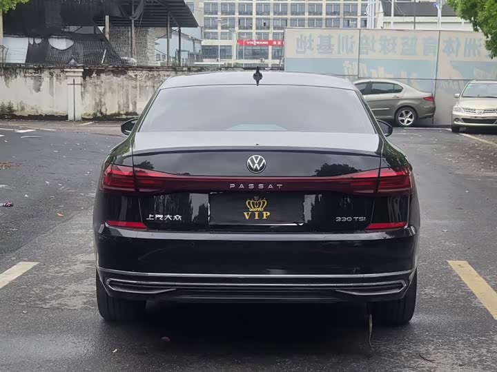 Фото 8 - Volkswagen Passat