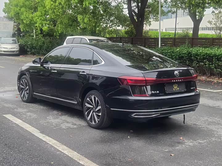 Фото 9 - Volkswagen Passat