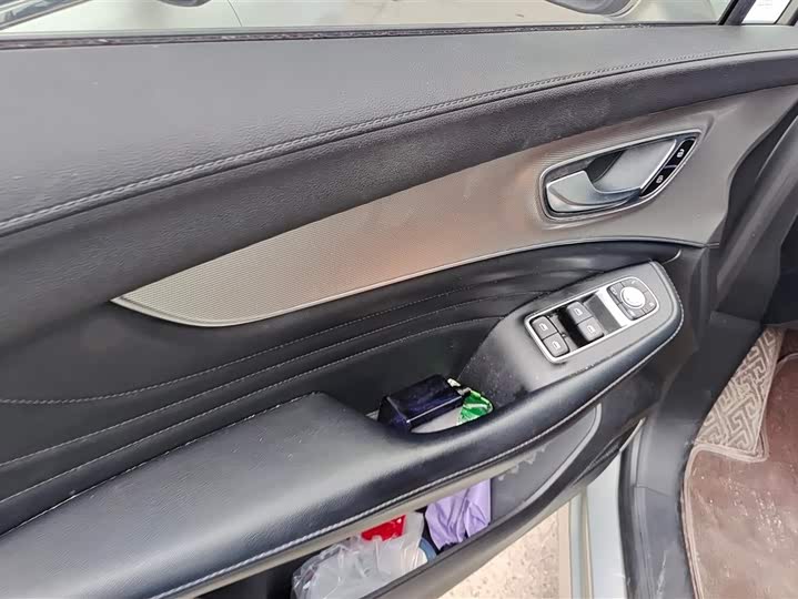 Roewe RX5 Max 2021 2021款 Supreme系列 300TGI 自动豪华座舱版