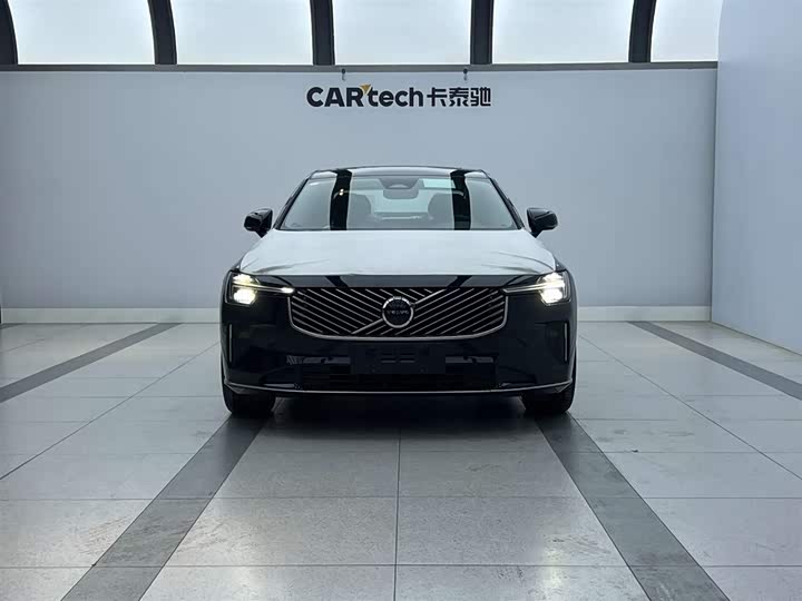 2026 Volvo S90