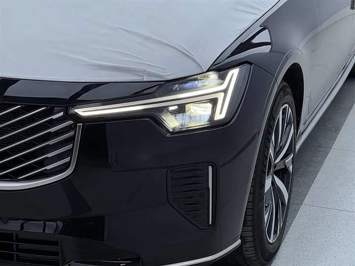 2026 Volvo S90