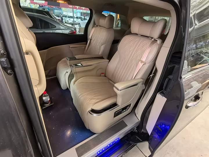 Фото 6 - Buick GL8 ES