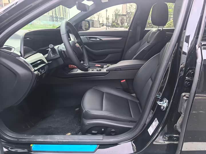 Cadillac CT5 2025 2025款 28T 赛道性能版