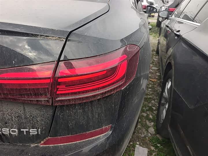 Фото 8 - Volkswagen Passat