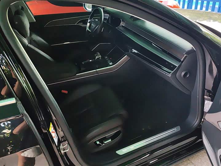 Audi A8 2021 2021款 A8L 55 TFSI quattro 尊贵型