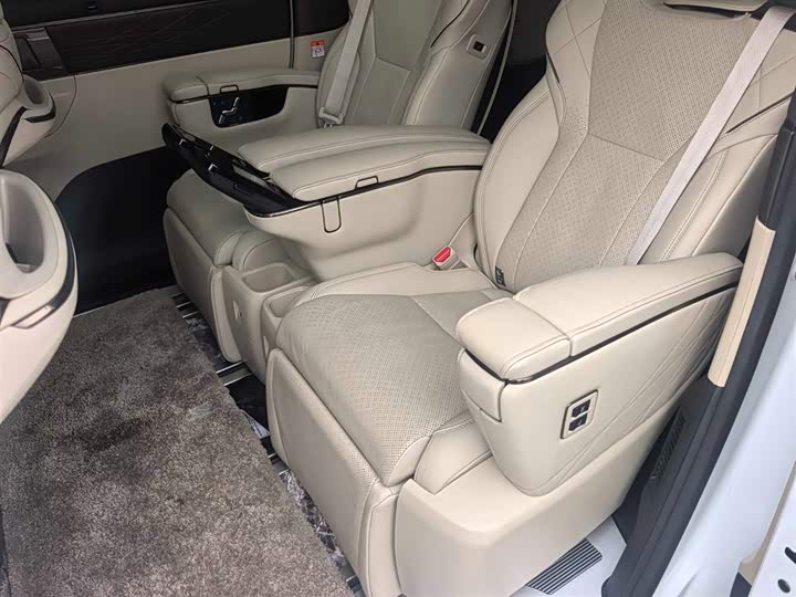Фото 5 - Toyota Alphard