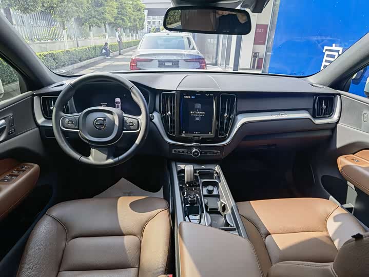 Фото 7 - Volvo XC60