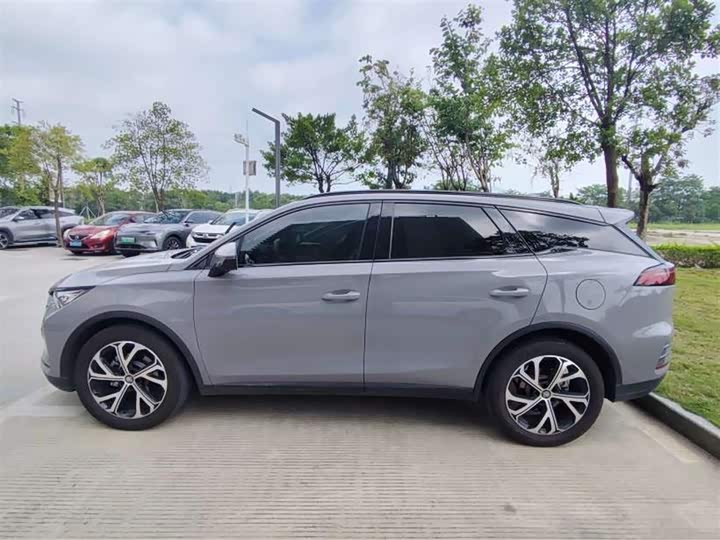 Фото 3 - BYD Tang Hybrid/EV