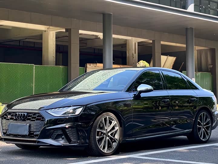 Фото 1 - Audi S4