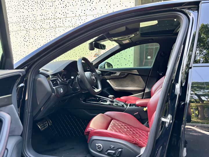 Фото 3 - Audi S4