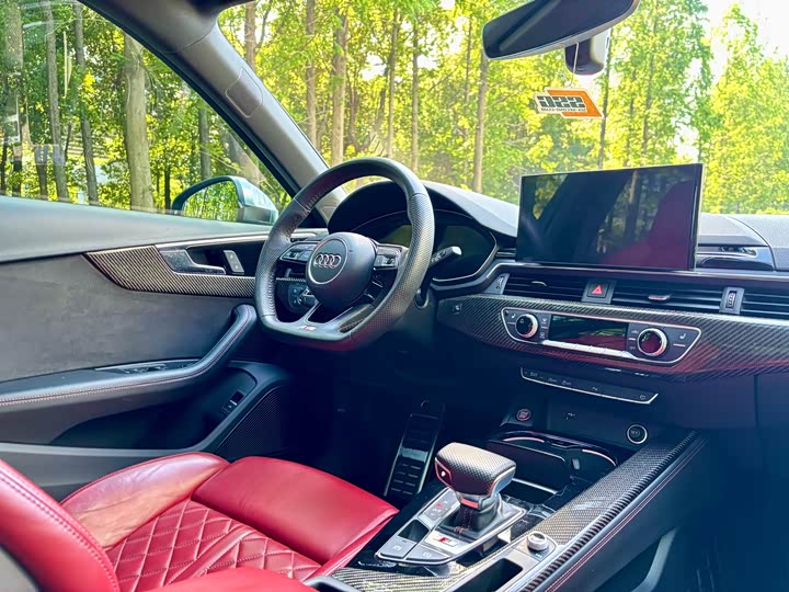 Фото 9 - Audi S4