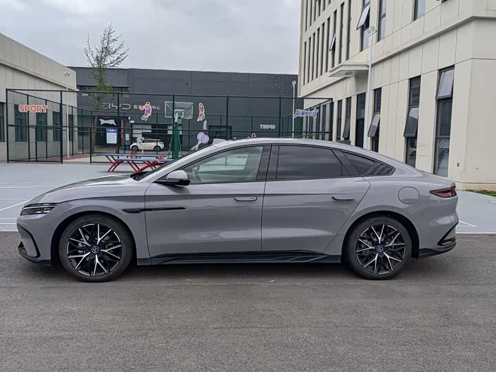 BYD Han 2025 2025款 DM-i 智驾版 125KM激光雷达旗舰型