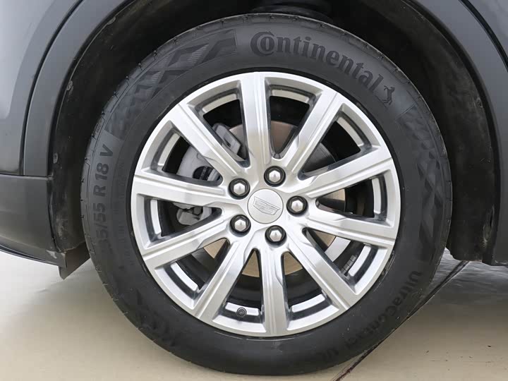 Фото 9 - Cadillac XT4