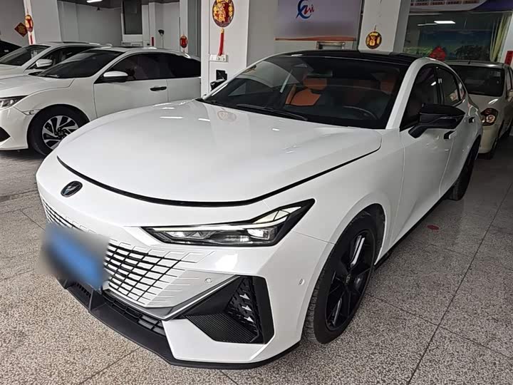 Фото 2 - Changan UNI-V