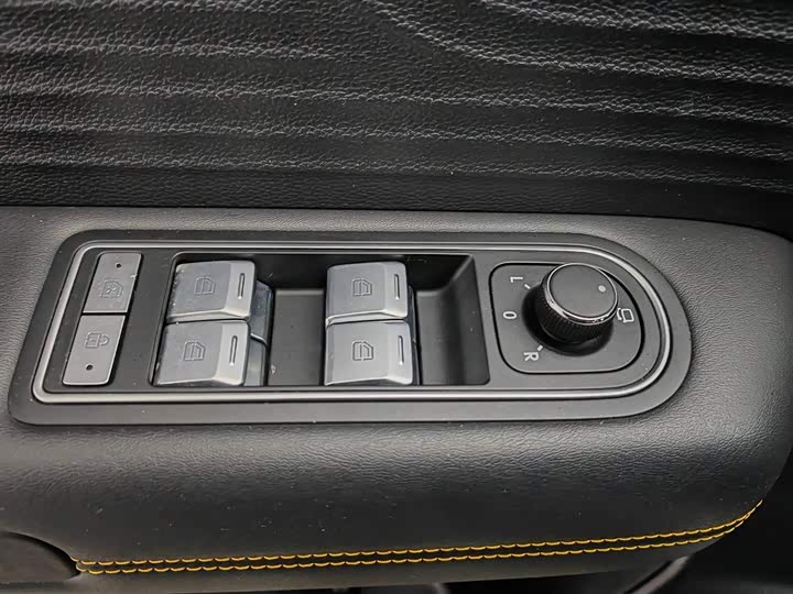 BAIC Beijing BJ30 2024 2024款 1.5T 魔核电驱标准版