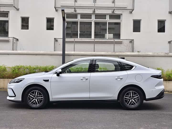 BYD Seal 05 DM-i Hybrid 2025 2025款 DM-i 智驾版 120KM旗舰型