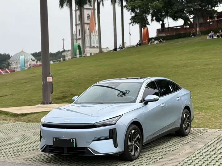 Geely Galaxy L6 2025 2025款 EM-i 140km 探索+版