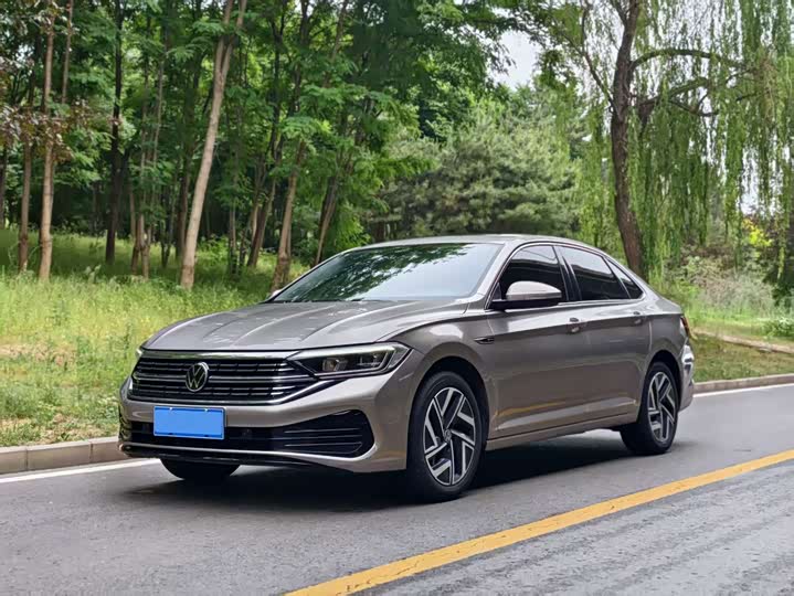 Фото 1 - Volkswagen Sagitar L