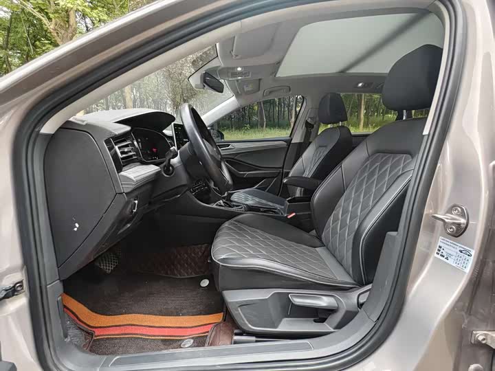 Фото 4 - Volkswagen Sagitar L