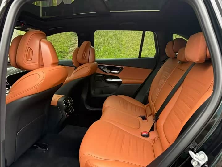 Mercedes-Benz GLC-Class 2026 2026款 GLC 260 L 4MATIC 经典版