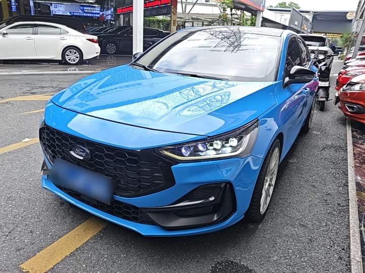 Ford Focus 2022 2022款 两厢 EcoBoost 180 自动ST Line