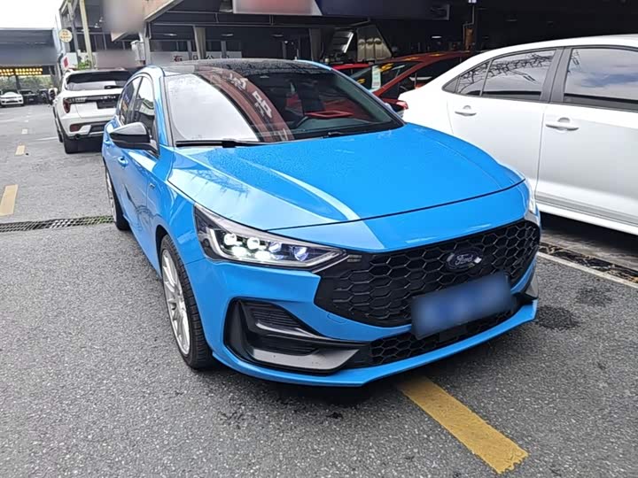 Ford Focus 2022 2022款 两厢 EcoBoost 180 自动ST Line