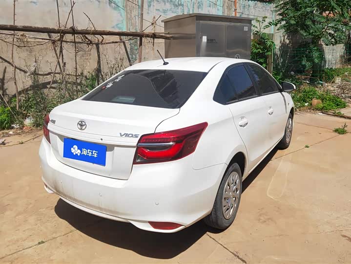 Фото 3 - Toyota Vios