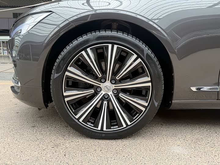 Фото 5 - Volvo S90