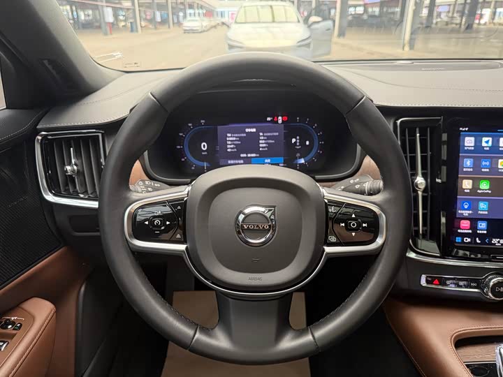 Фото 8 - Volvo S90